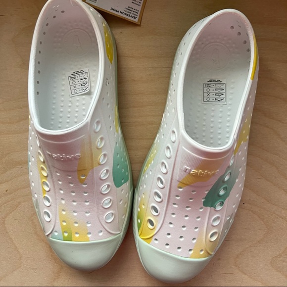 Native Shoes White Native Water Shoes Poshmark native-shoes-white-native-water-shoes-poshmark